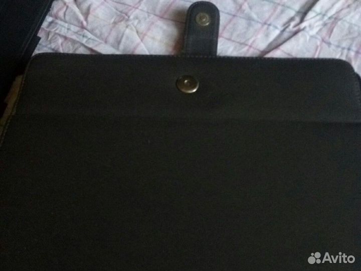 Чехлы для планшетов