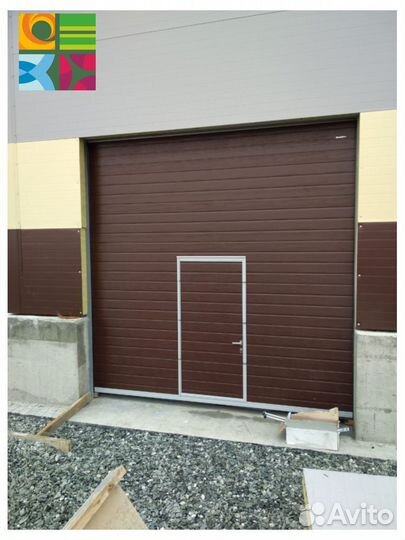 Секционные ворота для гаража alutech