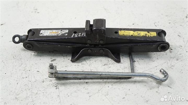 Домкрат Toyota Alphard ZRR70