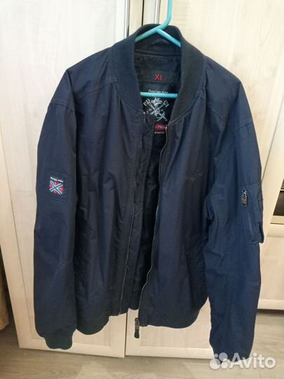 Куртка бомбер