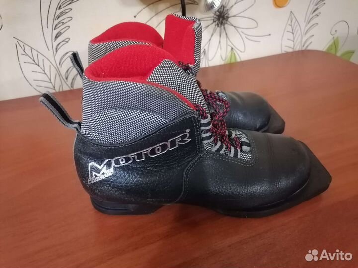 Лыжные ботинки 35 размер