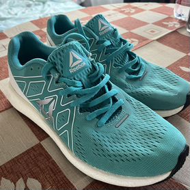 Кроссовки reebok 40