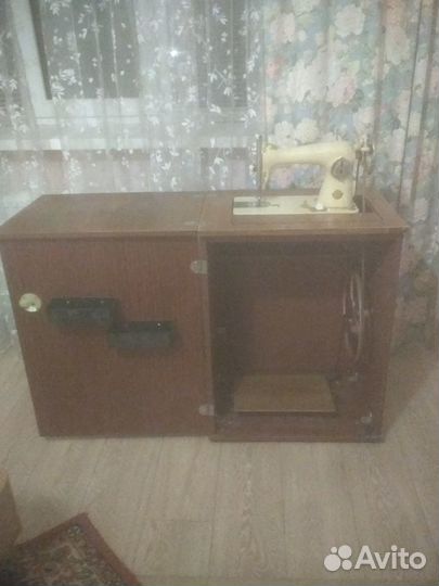 Швейная машина