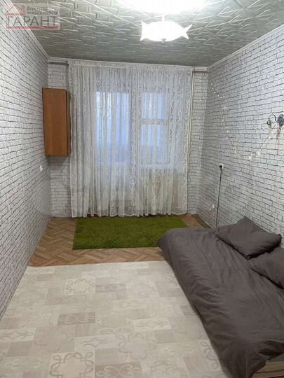 4-к. квартира, 70 м², 1/10 эт.