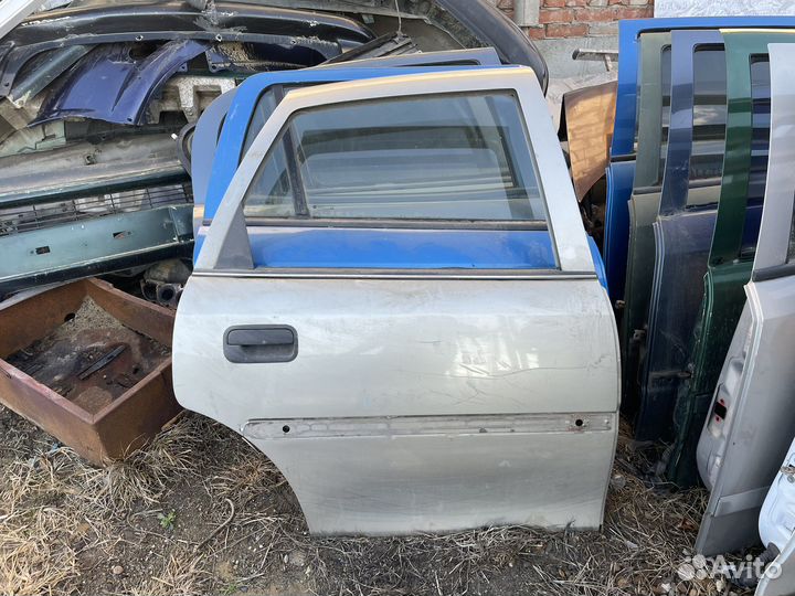 Дверь задняя правая opel vectra b седан