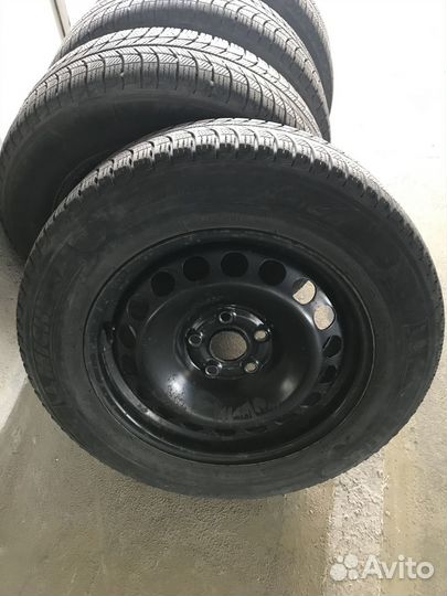 Michelin X-Ice 215/60 R16