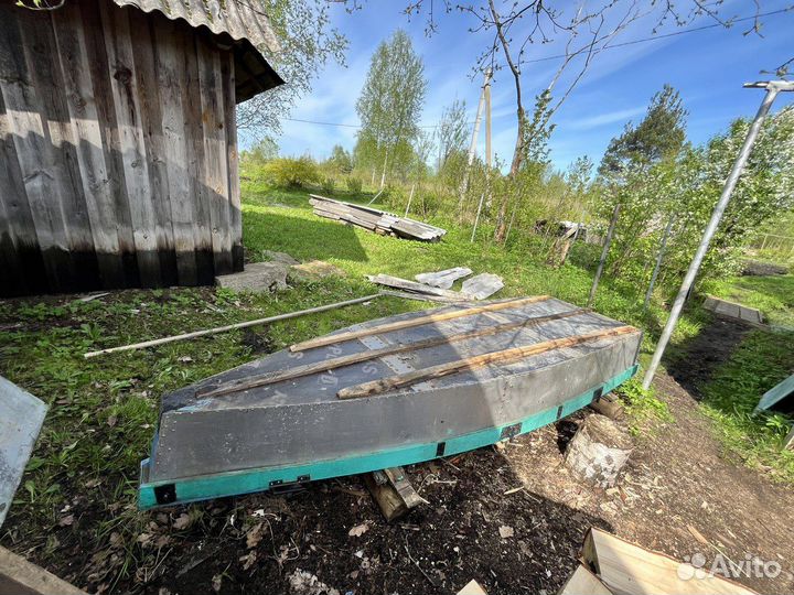 Весельная лодка