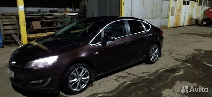 Opel Astra 1.6 AT, 2014, 113 000 км