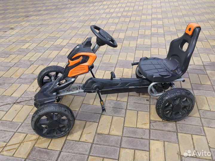 Педальный велосипед