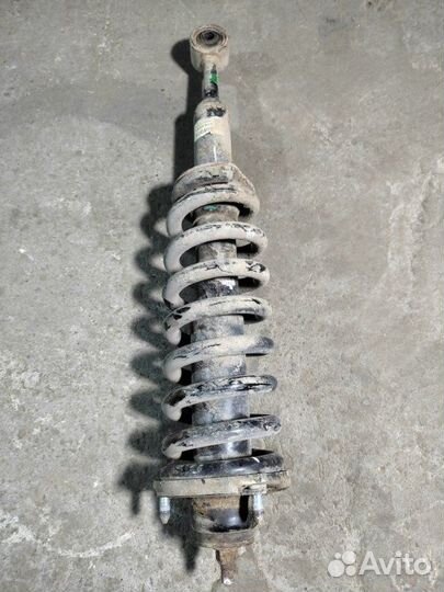 Амортизатор передний Toyota Hilux (2015-2021) 2.4