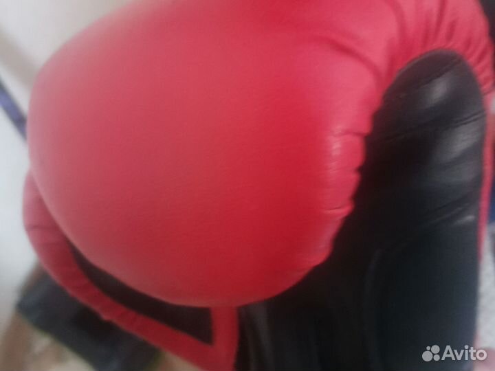 Боксерские перчатки