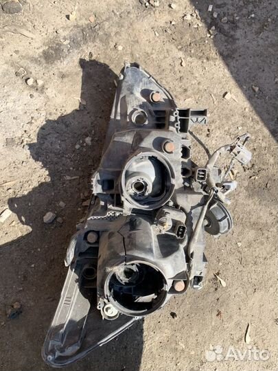 Левая фара Митсубиси ASX