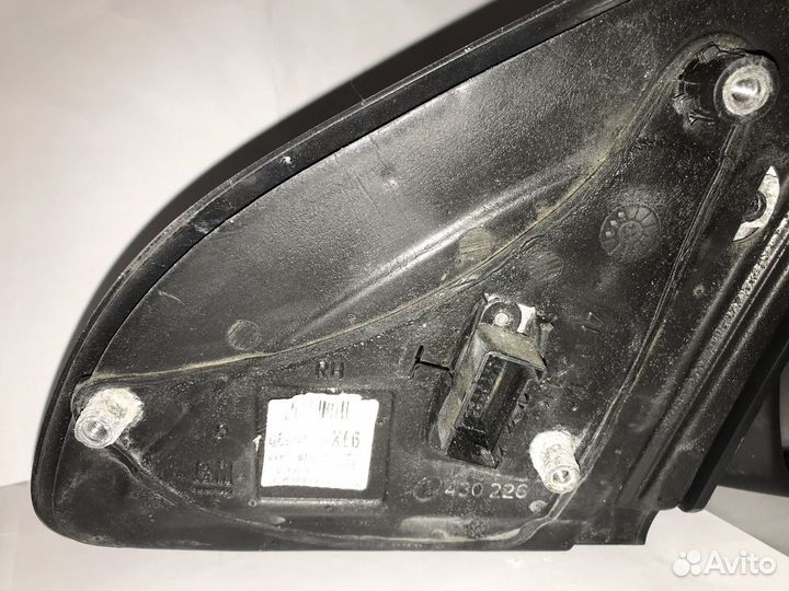 Зеркало, накладка правое Опель Астра Н