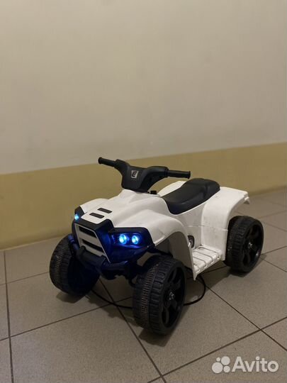 Детский квадроцикл на аккумуляторе