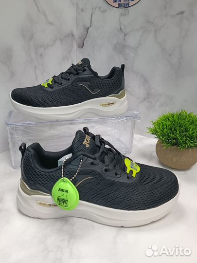 Кроссовки женские