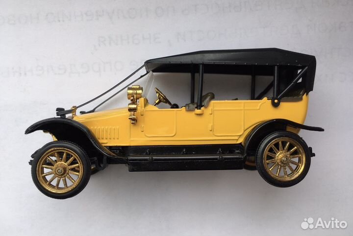 Модель Руссо-балт А22 без ми торпедо жёлтый