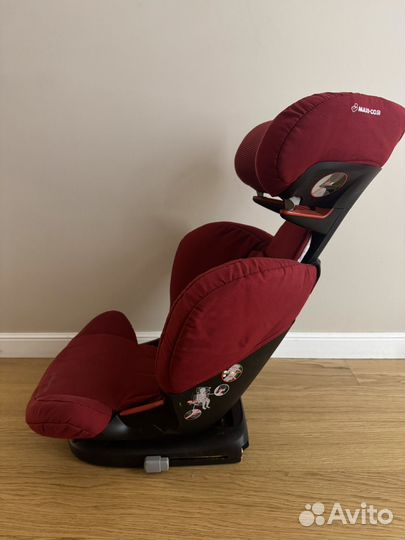 Автомобильное кресло maxi cosi