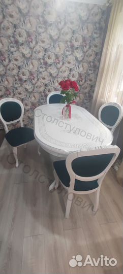 Столы и стулья