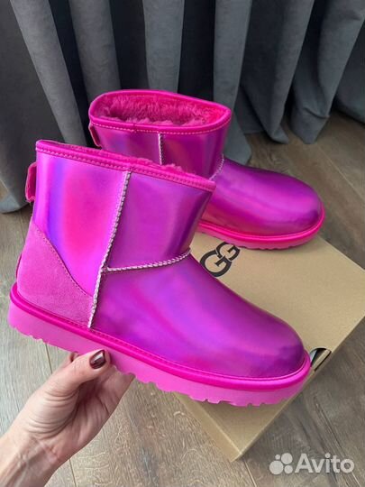 Женские короткие UGG(US7 - на 37)