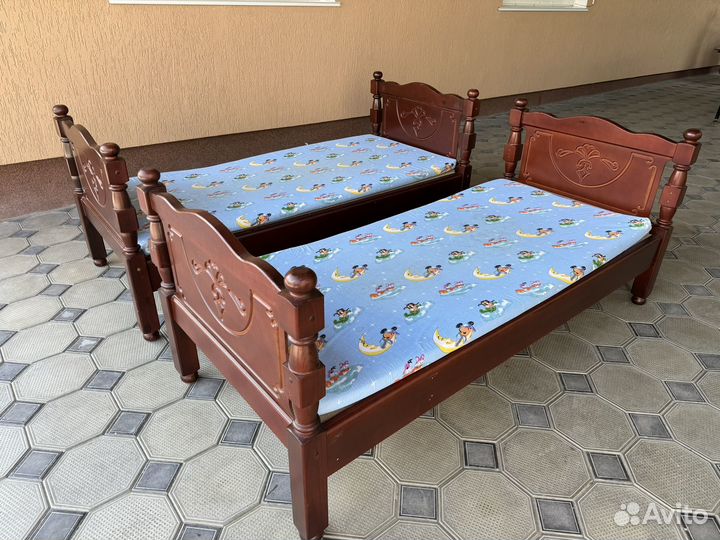 Кровать двухъярусная