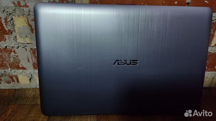 Asus X541 (4 cores/GT810)