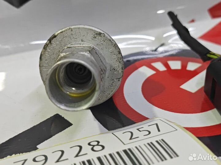 Датчик давления кондиционера Volkswagen Tiguan 5N2