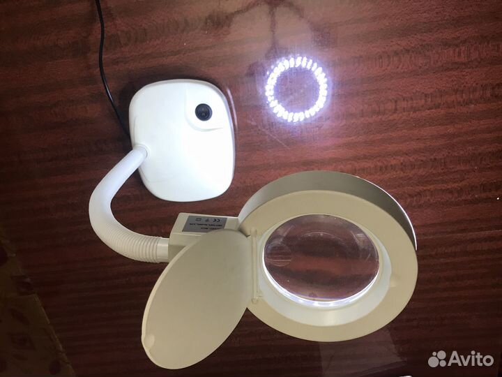 Лампа лупа настольная