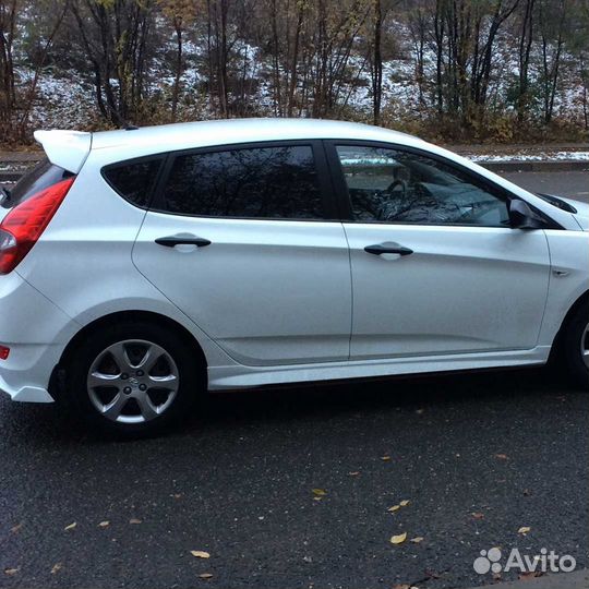 Накладки на пороги zeus для Hyundai Solaris