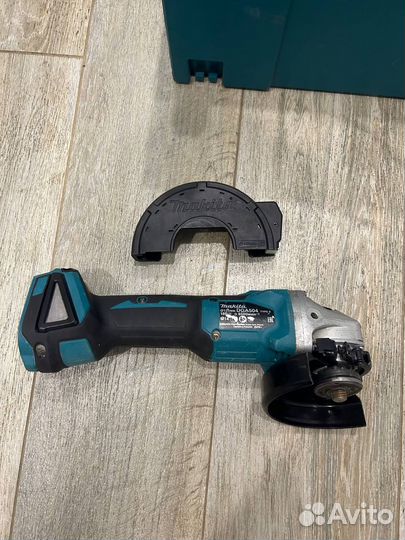 Аккумуляторная ушм Makita DGA504