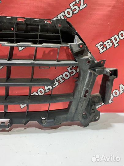 Кронштейн решетки радиатора Audi Q7 4M 2015-Н.в