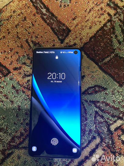 Samsung Galaxy S10, 8/128 ГБ