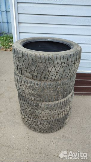 Dunlop Ice Touch 225/45 R17