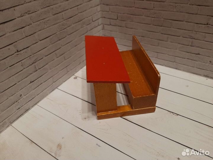 Парта, доска, учебный класс в школе. СССР