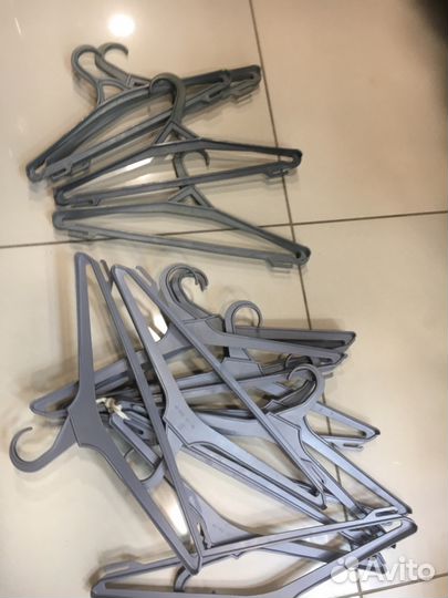 Плечики плотные (70 штук)