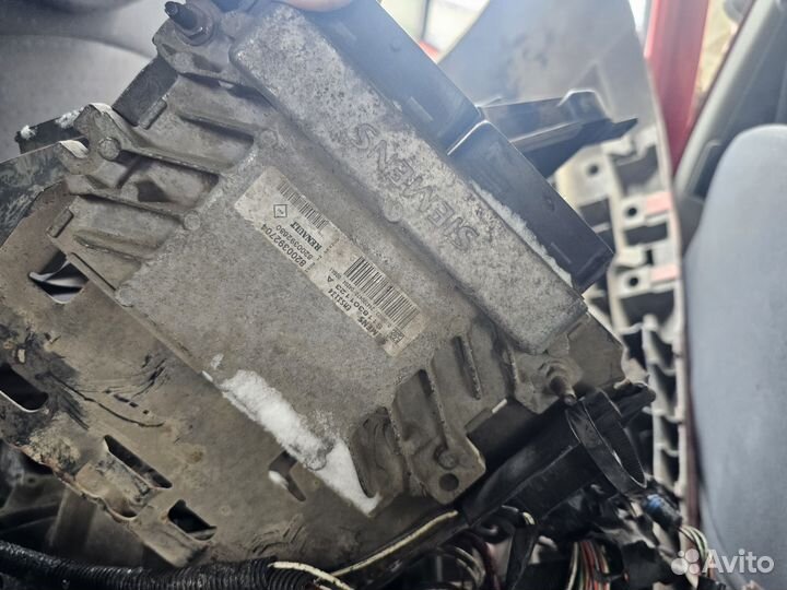 Блок управление двигателем эбу renault clio 2 1,4
