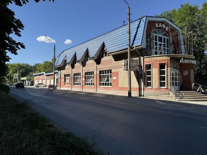 Комплекс, общей площадью - 900 м²