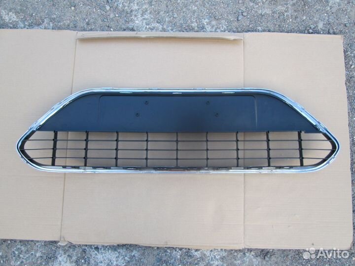 Решётка переднего бампера с хром Ford Focus 2 рест