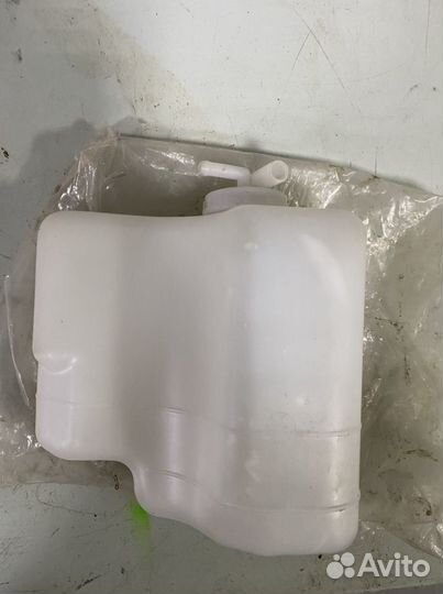 Бачок расширительный Mitsubishi Pajero