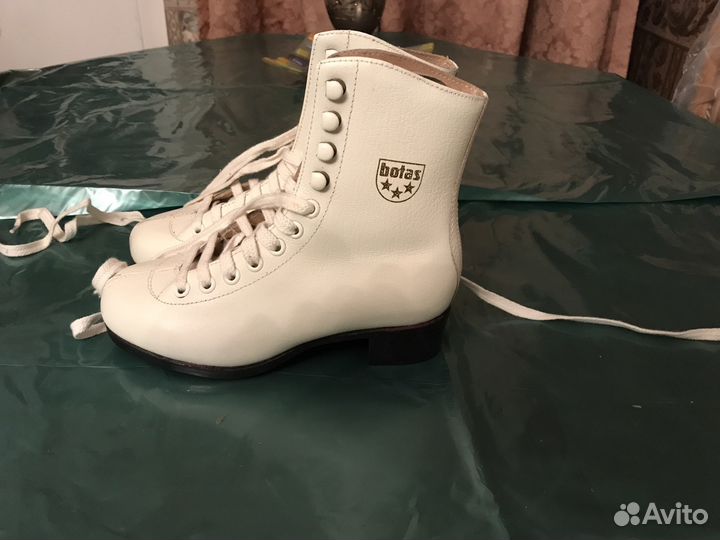 Коньки botas новые