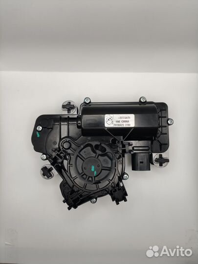 Двигатель доводчика двери багажника VW 3GD827887B