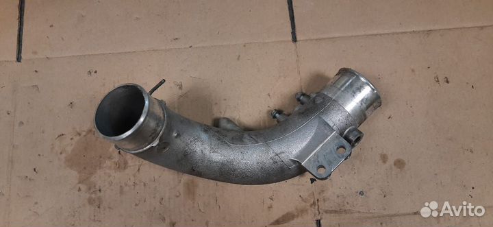 Патрубок интеркулера левый Датчик слепых зон левый