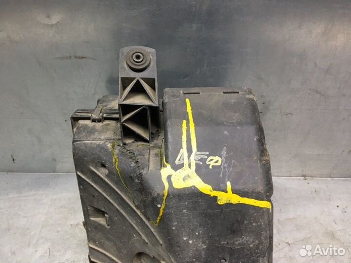 Корпус воздушного фильтра Audi A6 C5 1997-2004