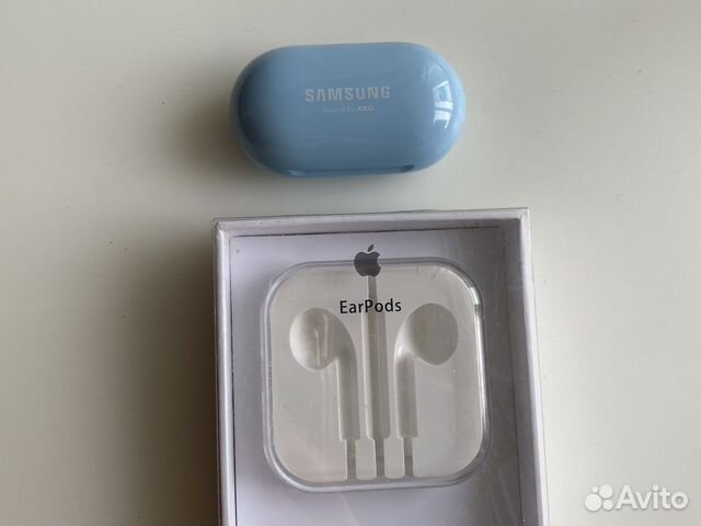 Наушники AirPods футляр