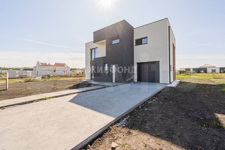 Коттедж 177,4 м² на участке 9,7 сот.