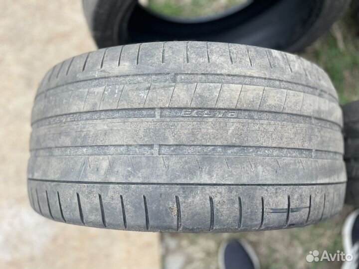 Kumho 722 245/45 R19 и 275/40 R19