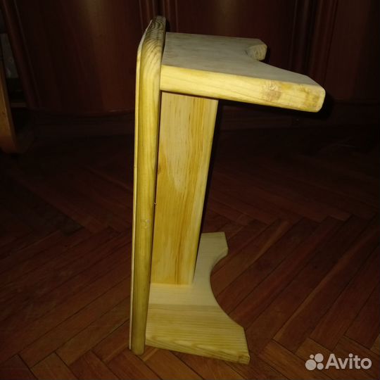 Скамейка деревянная низкая