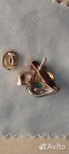 Брошь с изумрудом и бриллиантами