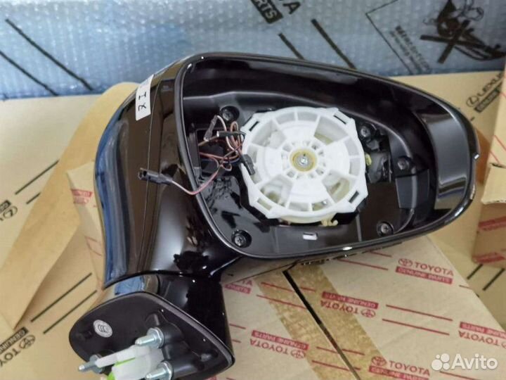 Корпус зеркала правый Lexus Gs
