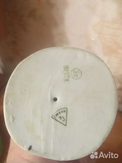 Статуэтка девушка в красном платке