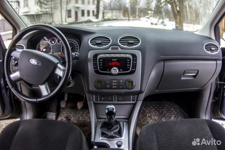 Торпедо / передняя панель Ford Focus